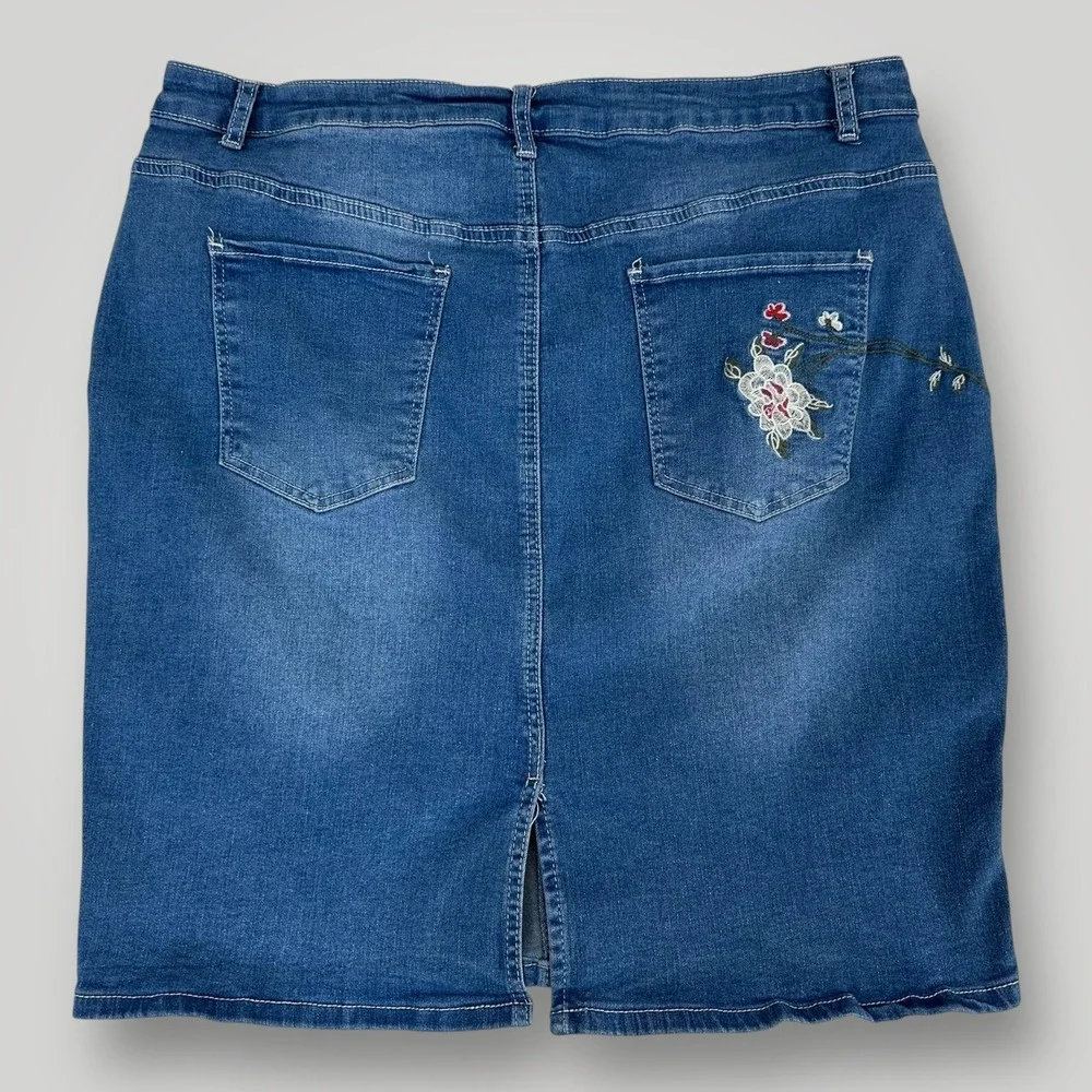 Vintage Violet Mini Skirt Womens Size 3X Blue Denim Floral Embroidered Stretch‎